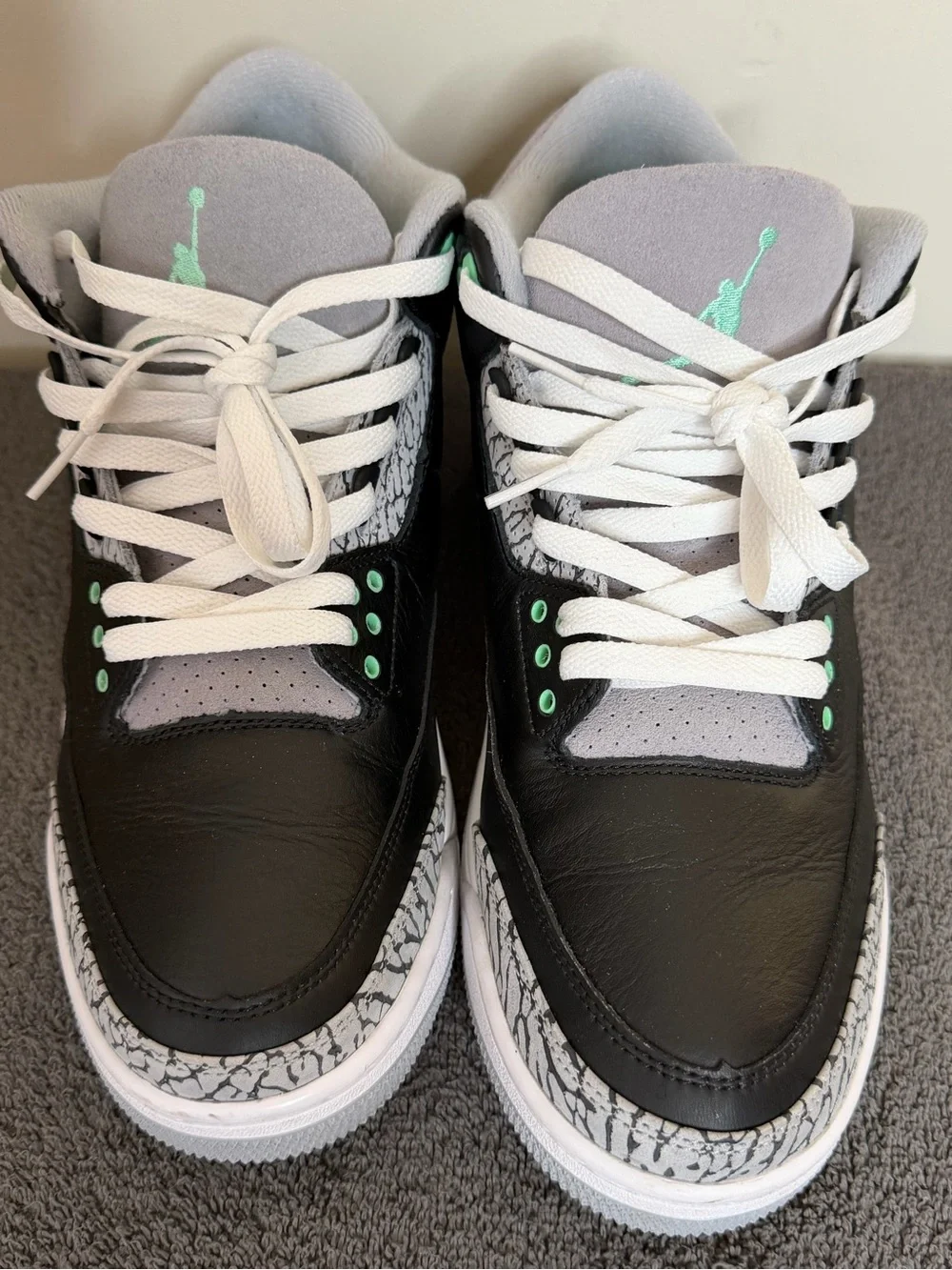 Air Jordan 3 Retro Green Glow Black Wolf Grey Men’s size 11
